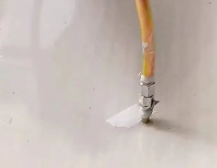 伍家岗瓷砖空鼓维修公司专业解答在瓷砖铺贴过程中，如果使用的砂料过粗（如全部使用了粗砂），可能会导致以下问题